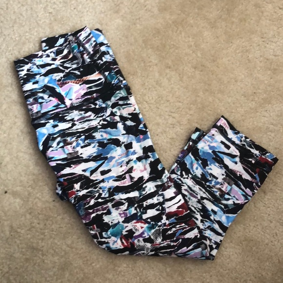 lululemon athletica Pants - Lululemon cropped leggings